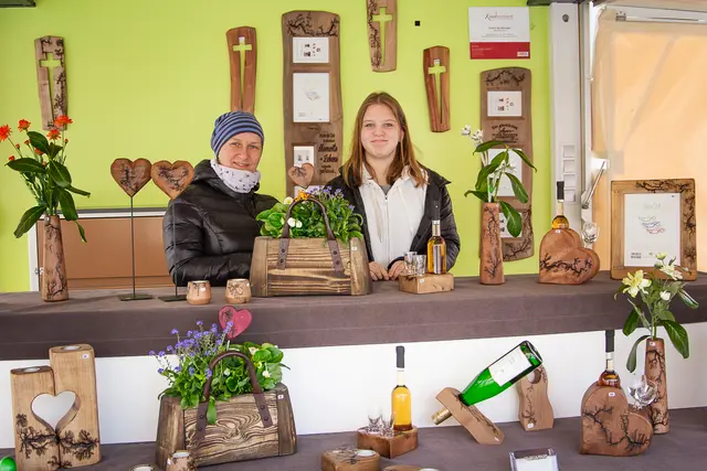 1. Samareiner Genussmarkt - kreative Holzarbeiten aus Wilhering