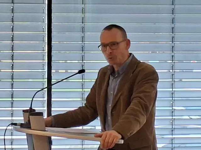 Den Abschluss bildete der Fachvortrag "Prädatorenmanagement – überbordende Bürokratie oder gesellschaftlicher Anspruch?" von Landesjagdgeschäftsführer Mag. Christopher Böck.  | Foto: Helmut Eder