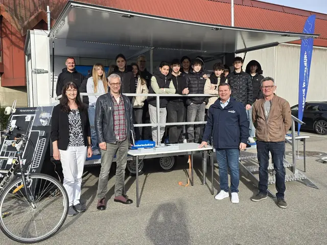 Der Energy Trailer war im Rahmen der KEM Traun-Kremstal vom 7. bis 9. April bei Schulen in Neuhofen, Traun und Haid zu Gast.
 | Foto: Stadtgemeinde Ansfelden