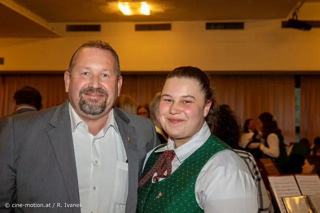 Viktor Cander (SPÖ Gemeinderat) mit Tochter Viktoria (Klarinette). | Foto: cine-motion.at / R. Ivanek