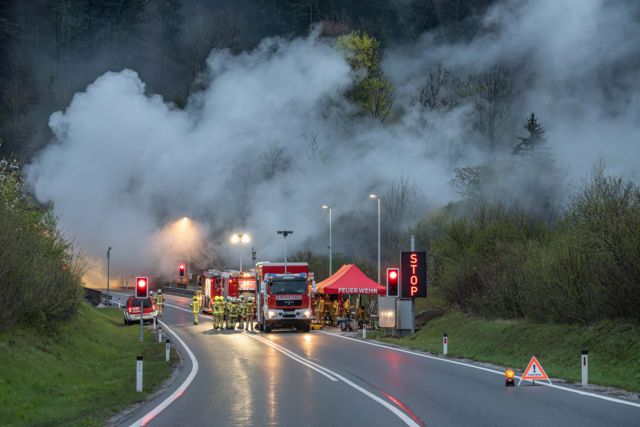 Der Brettfalltunnel wurde vor der letzten Sanierungsphase zum Übungsgelände für Feuerwehren der Region.  | Foto: Kammerlander