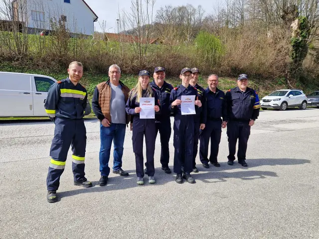 Helena Grafeneder und David Jakob Gugler wurden für Gold zum zweiten Mal ausgezeichnet. | Foto: Freiwillige Feuerwehr St. Aegyd