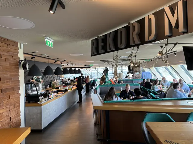 In der Rekordmeisterbar haben 150 Personen Platz. | Foto: Patricia Hillinger/MeinBezirk