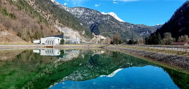 Persailhorn spiegelt sich im Ausgleichs -Becken