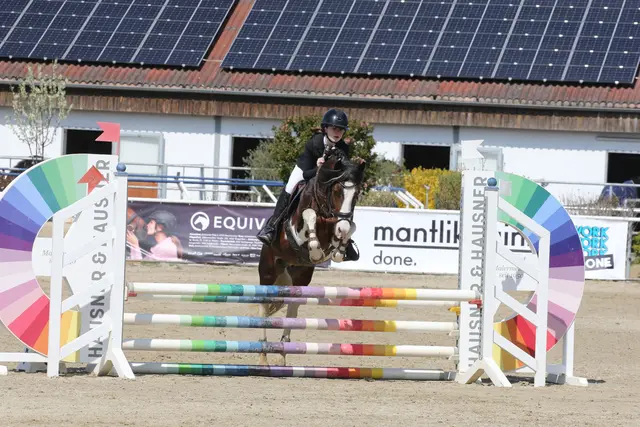 Der erste Cupsieg 2026 geht an Lena Daxelmüller und Lucky Boy 18. | Foto: M&E 4 U Foto