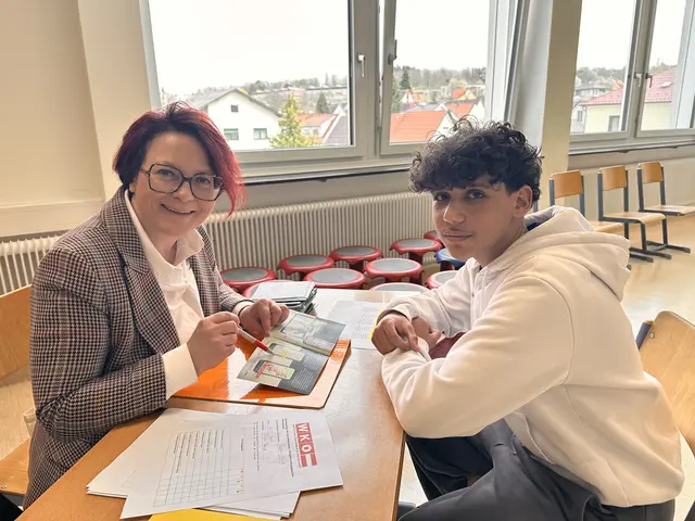 Tanja Stöckl ist positiv beeindruckt von dem Interesse und Engagement der Schülerinnen und Schüler. Im Laufe der Übungsgespräche konnten die Unternehmerinnen und Unternehmer zusätzlich wertvolle Tipps und Anregungen vermitteln. | Foto: Lisa Stöckl
