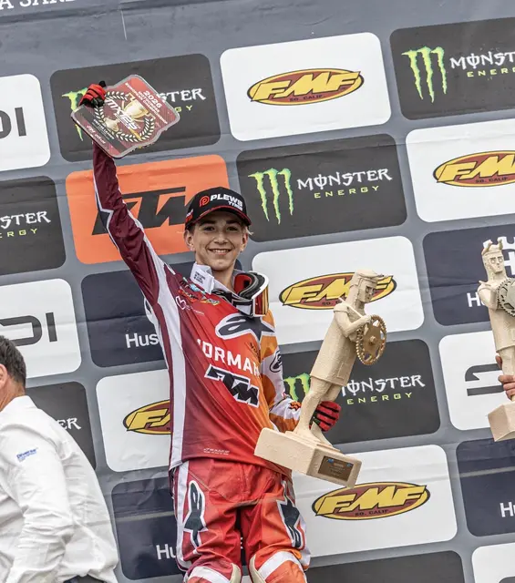 Moritz Ernecker gewinnt Motocross-Rennen auf Sardinien