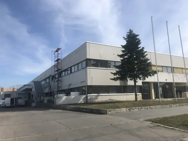 Aus für Islam-Zentrum?, 400 Parkplätze weniger, tödlicher Sturz vom Schiff