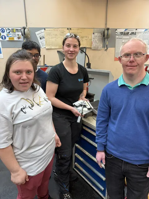 Mitte: Magdalena Kern aus Tirol/ Zillertal, Stahlbautechnikerin mit Schweißtechnik 
Siegerin des Bundeslehrlingswettbewerbs 2025 in Linz mit Lang Julia, Königseder Florian, Kandasamy Nishan