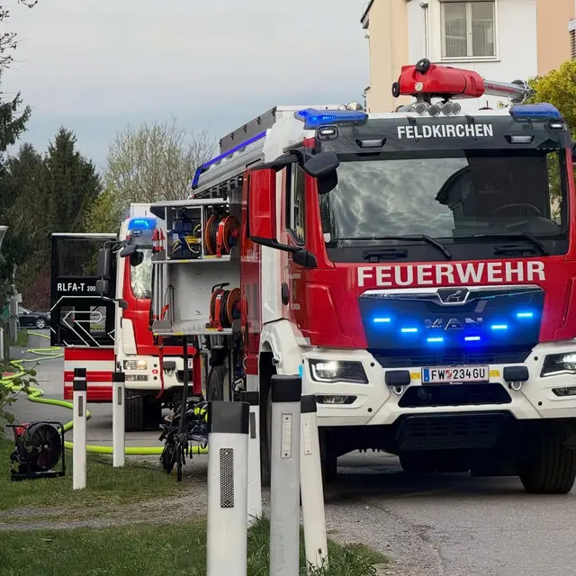 Bewohner flüchteten durch die Balkontür