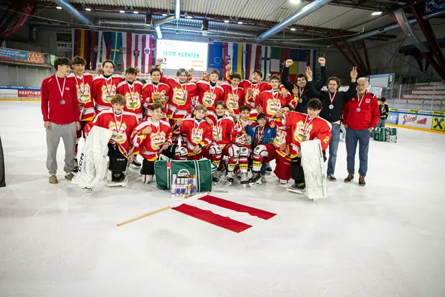 Das World Tournament bietet jedes Jahr eine Bühne für Nachwuchstalente im Eishockey und fördert zeitgleich den interkulturellen Austausch zwischen den jungen Sportlerinnen und Sportlern. | Foto: Ringfoto Baptist