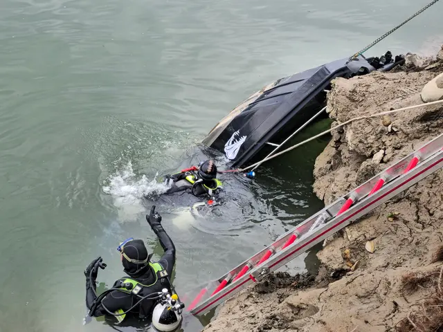 Sieben Stunden Einsatz nach gesunkenem Boot in Ternberg
