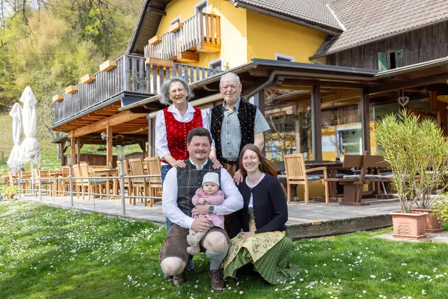 Die Buschenschank Buchsbaum in der Gemeinde Keutschach am See ist ein bäuerlicher Familienbetrieb in dritter Generation.  | Foto: Buschenschank Buchsbaum