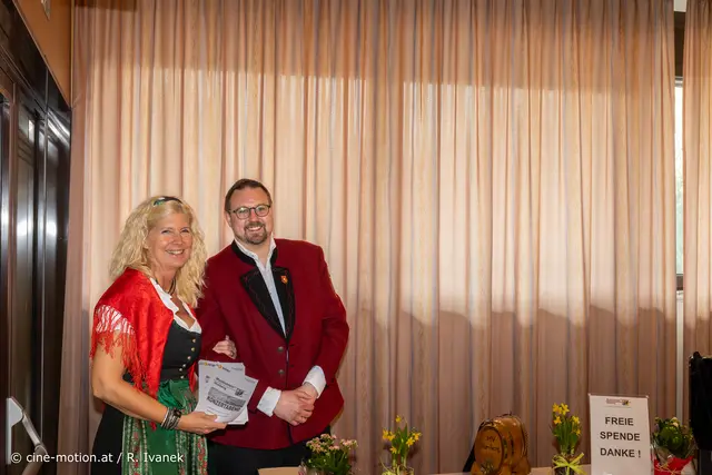 Elke Gerber-Bauer mit Daniel Kortmeyer übernahmen die Begrüßung beim Kommen (vlnr). | Foto: cine-motion.at / R. Ivanek