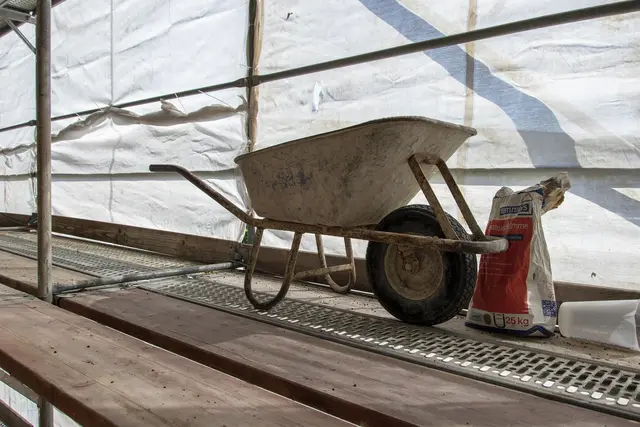 Auf einer Baustelle im 3. Bezirk stießen Arbeiter zufällig auf eine Tasche voll Metamphetamin. Straßenwert: Geschätzt rund 150.000 Euro. (Symbolbild) | Foto: pixabay / Reginal