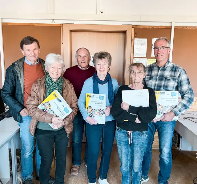 VHS-Kurs erklärt iPhone und bietet Hilfe im Alltag