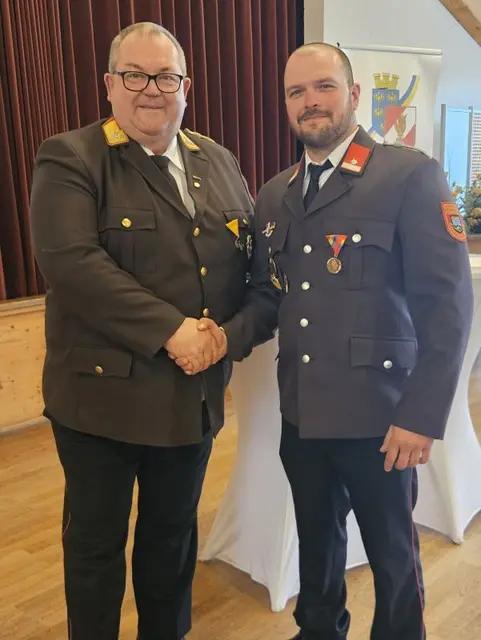 Verdienstmedailie 3. Klasse in Bronze des NÖ Landesfeuerwehrverbandes für LM Stefan Gutmann. | Foto: Freiwillige Feuerwehr Göpfritz an der Wild