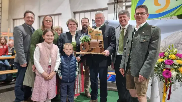 40 Jahre Landtechnik Hösl mit Frühjahrsmesse gefeiert