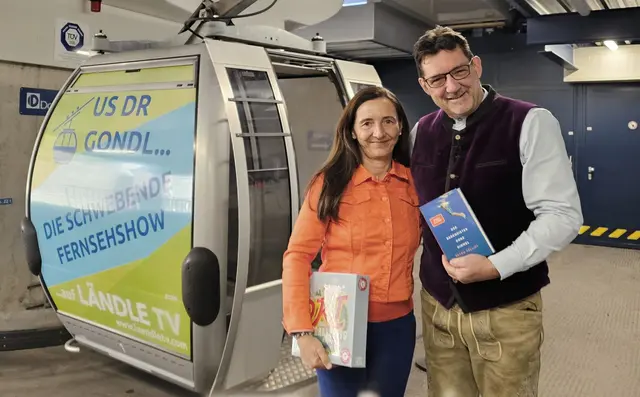 Foto: Bestsellerautorin Petra Pellini (li) ist zu Gast bei Andreas Seeburger (re) in der LÄNDLE TV Fernsehgondel am Muttersberg.