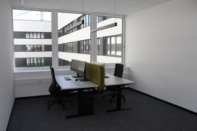 Im Anschluss wurde eine Führung durch das neue Kofler Center geboten.  | Foto: Elisabeth Zangerl