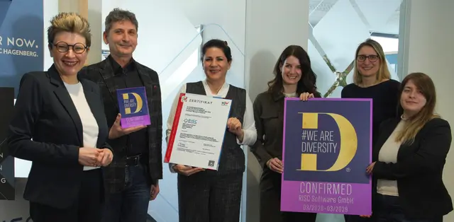 Von links: Beatrix Czipetits, Wolfgang Freiseisen, Eva Stockley, Elisa Neuhauser, Christina Hochleitner und Yvonne Marneth. | Foto: Risc Software GmbH