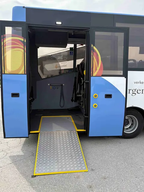 Im Heckbereich ist der Einstieg in den Bus barrierefrei. | Foto: Verkehrsbetriebe Burgenland