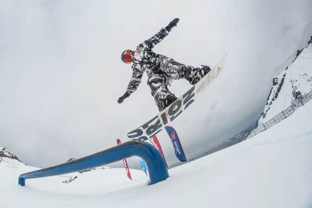 Auf dem Programm im Betterpark Hintertux stehen ein Contest- und ein Coachingtag mit gratis Freestyle Coachings und der beliebten Ästhetiker Style Session, bei der jeder Snowboarder kostenlos mitmachen kann. | Foto: Adrian Formella