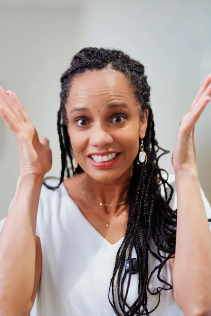 Gynäkologin Kehinde Wewe aus Scheibbs: "Mein Podcast richtet sich an Jugendliche, die ihren Körper besser verstehen möchten." | Foto: Markus Morawetz/grlztalk.at
