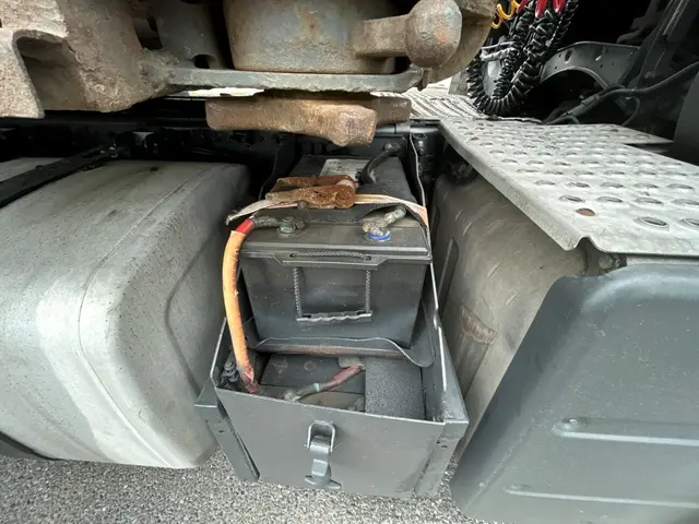Die Batterie war nur mangelhaft befestigt. | Foto: LPD NÖ