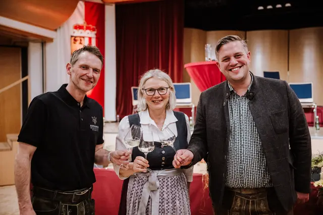 Vorstand des Vereins Kulturforum Landl: Direktor Hermann Pumberger, Obfrau Lilli Brauneis und Stadtrat Sebastian Wolfram. (Nicht am Foto: Philipp Haider) | Foto: Christoph Koch/Stadtgemeinde Grieskirchen