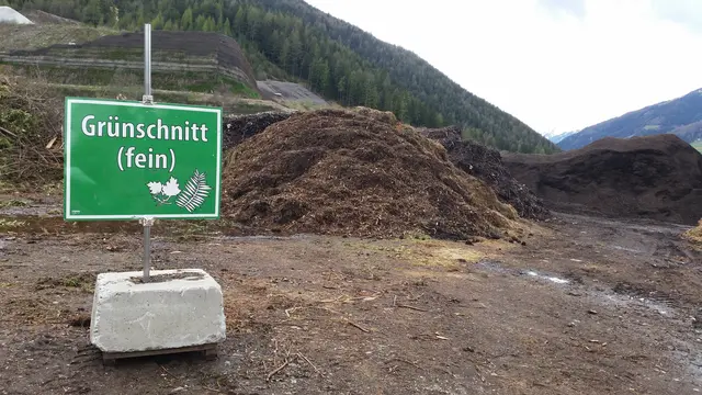 Bergwacht ermöglicht Gartenabfall-Entsorgung im AWZ Mieders