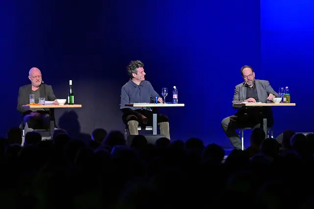 Das Publikum wird Zeuge der Dekonstruktion einer Männerfreundschaft. | Foto: Rudi Gigler