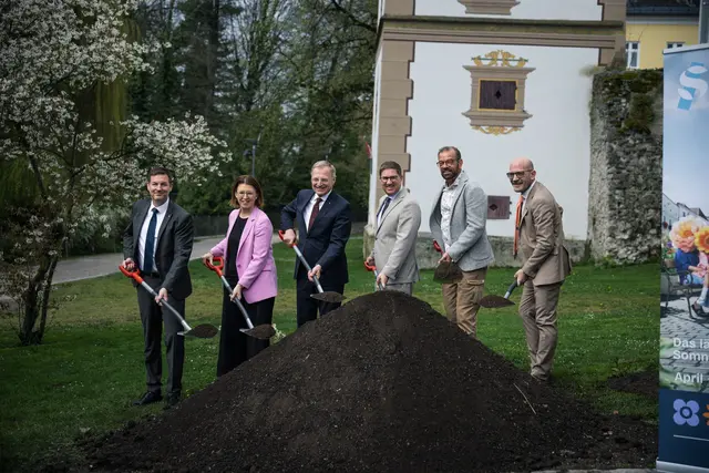 Am Mittwoch erfolgte der Spatenstich zur Landesgartenschau. | Foto: Land OÖ