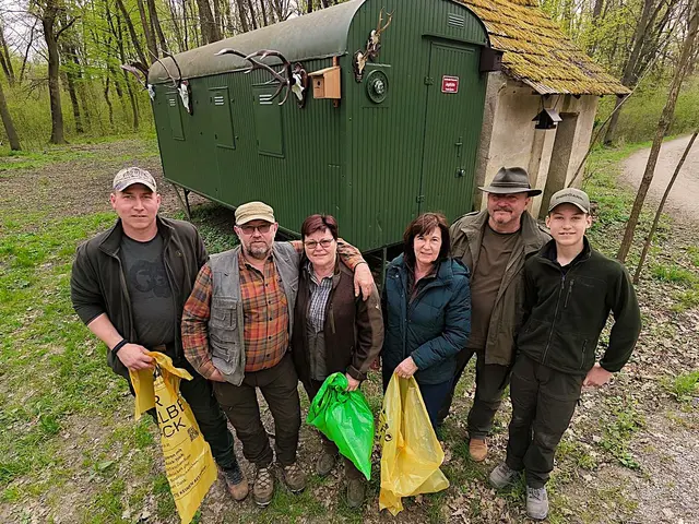 Daniel Kohzina, Herbert und Gabi Ullmann, Christine, Josef und Matthias Kohzina.
 | Foto: Drohnenfoto @ Matthias Kohzina 