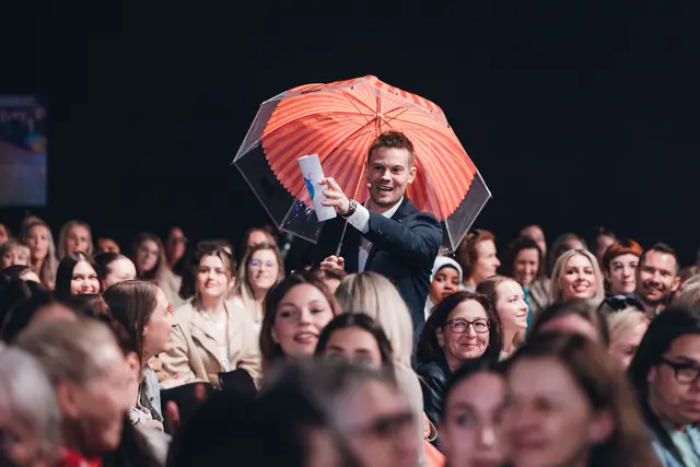 Bei der Mitarbeiterfeier blickte man nicht nur auf die Erfolgsgeschichte zurück, sondern auch auf das Kommende. | Foto: Chaka2/simonrainer