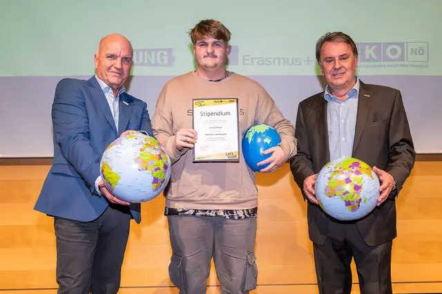 Zwei Lehrlinge sammeln auf der Walz Erfahrung im Ausland