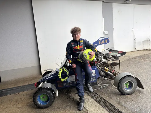 Obwohl er nur 35 Prozent Sehleistung hat, ist Ben in seinem Autocross-Buggy erfolgreich. | Foto: MeinBezirk.at/Astrid Siebert