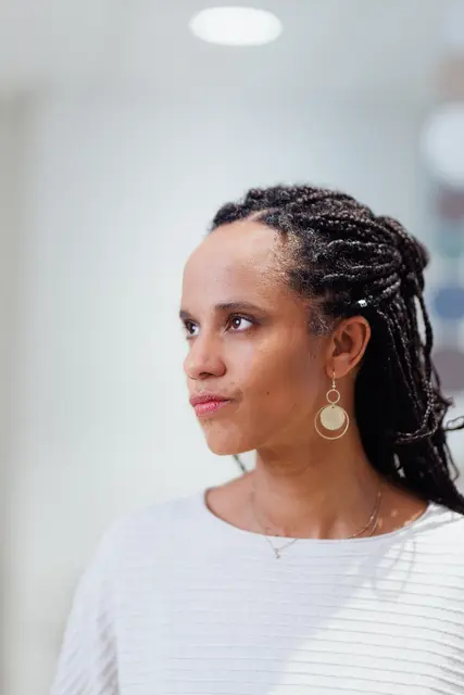 Die Gynäkologin Kehinde Wewe aus Scheibbs hat mit "grlztalk" einen Podcast zu  Themen wie "Pubertät, Periode und Verhütung" für alle Mädchen und jungen Frauen ins Leben gerufen.^ | Foto: Markus Morawetz/grlztalk.at