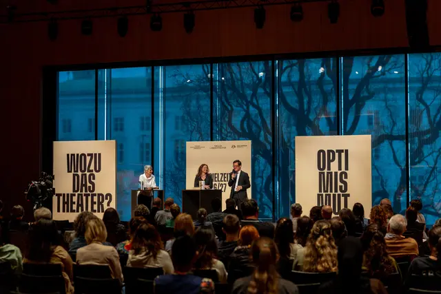 Das Tiroler Landestheater präsentierte am Dienstag das neue Programm für die Spielzeit 2026/27. | Foto: Victor Klein