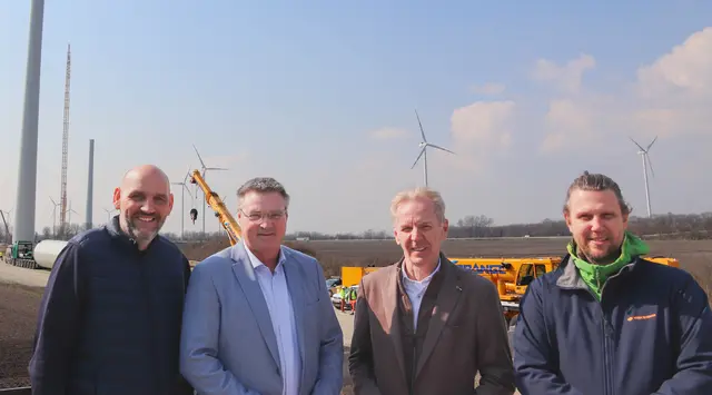 STR Jürgen Schöny, Bgm. Wolfgang Kocevar, Vizebürgermeister Christian Pusch, Wien Energie Benedikt Sperk.  | Foto: Stadtgemeinde Ebreichsdorf