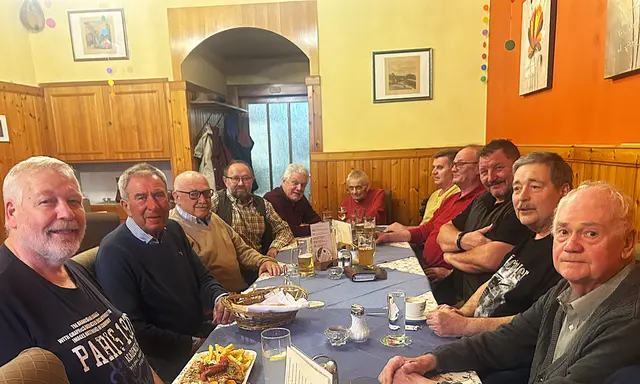 Kameraden trafen sich am Oster-Stammtisch