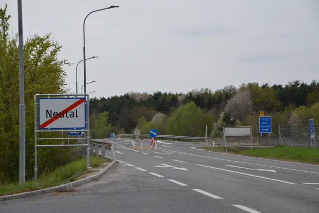 Mit dem Spatenstich fiel der Startschuss für das rund 72 Millionen Euro schwere Infrastrukturprojekt. | Foto: Rosenberger Victoria