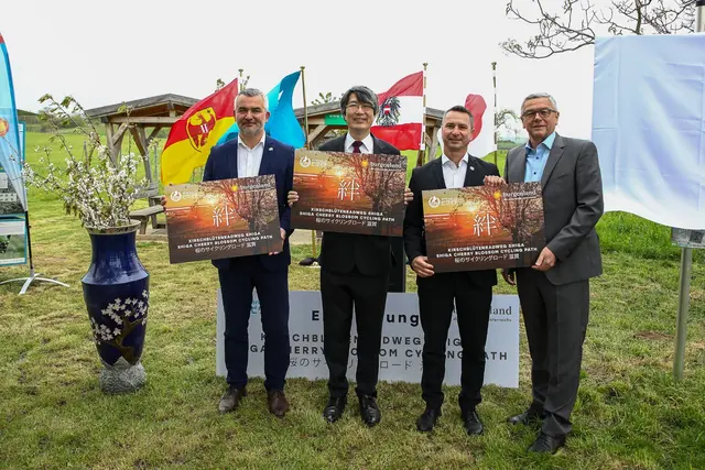 (v. l.) Landesrat Heinrich Dorner, S. E. Botschafter Kiminori Iwama, Regierungskoordinator Robert Hergovich und Breitenbrunns Bürgermeister Helmut Hareter.  | Foto: Landesmedienservice Burgenland