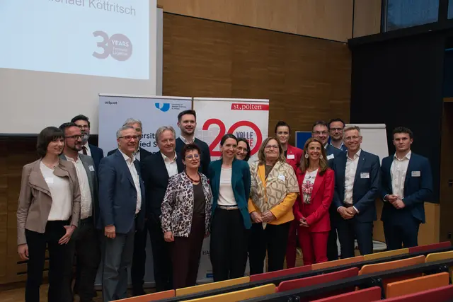 Experten aus Wirtschaft, Forschung und Medien tauschten sich aus. | Foto: Felix Schadinger