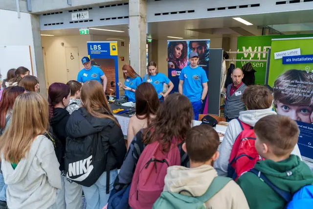 High-Tec Lehrling: Rund 220 Schülerinnen und Schüler informierten sich beim „Tag des High-Tec Lehrlings“ über spannende und zukunftsträchtige Berufschancen im niederösterreichischen Metallgewerbe. | Foto: Josef Bollwein