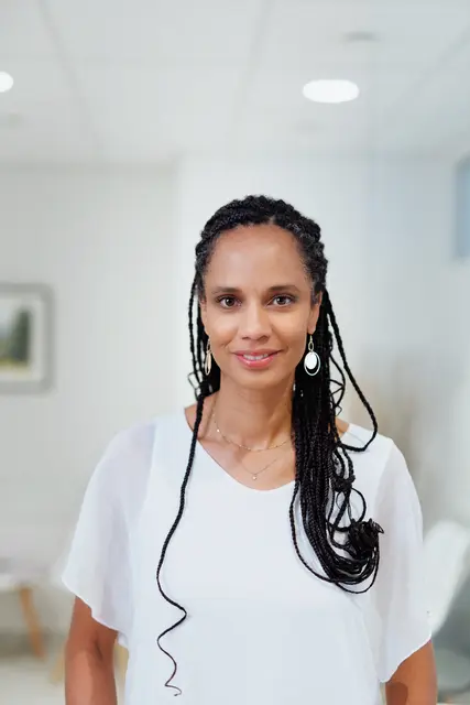 Die Gynäkologin Kehinde Wewe aus Scheibbs hat mit "grlztalk" einen Podcast zu  Themen wie "Pubertät, Periode und Verhütung" für alle Mädchen und jungen Frauen ins Leben gerufen. | Foto: Markus Morawetz/grlztalk.at