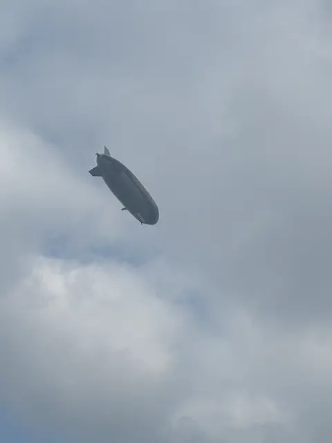 Warum der Zeppelin die Alpen umfliegt und Oberösterreich staunen lässt