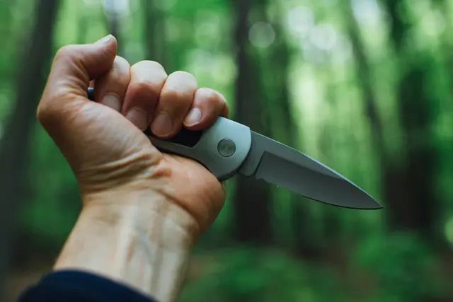 Nach einem eskalierten Beziehungsstreit in Innsbruck musste die Polizei ausrücken – der mutmaßliche Täter wurde kurz nach seiner Flucht festgenommen. | Foto: unsplash (Symbolbild)
