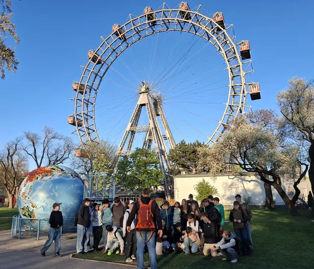 Am Programm standen unter anderem der Prater, das Haus des Meeres, der Tiergarten Schönbrunn, das Museum der Illusionen sowie „Time Travel“.  | Foto: Sport/Mittelschule St. Valentin