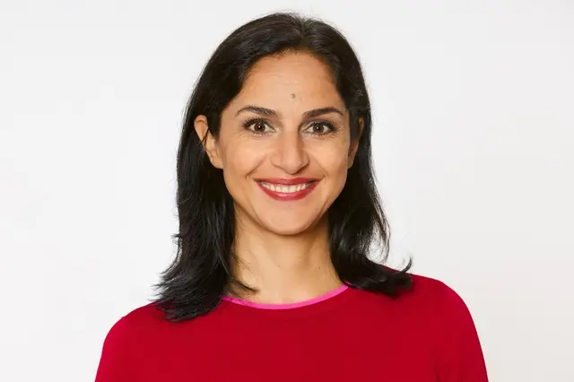 Die stellvertretende Bezirkschefin Mahboobeh Bayat freut sich sehr über die Gasse und betont die eigenen Anträge zu dem Thema.  | Foto: Mahboobeh Bayat 